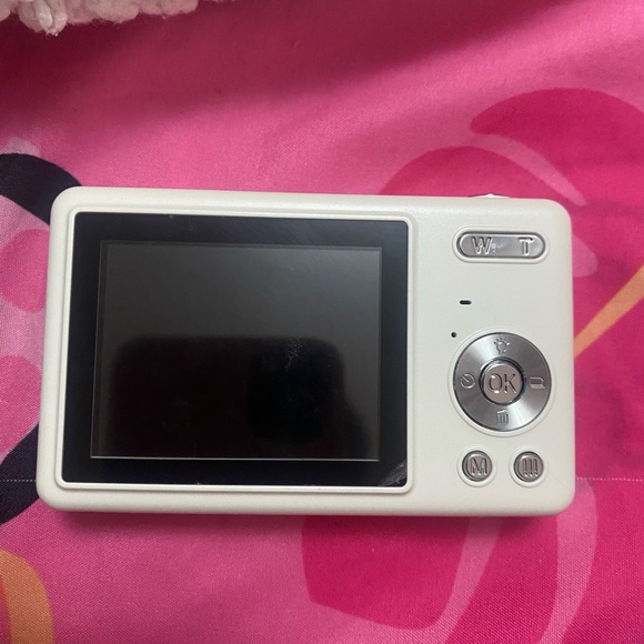 4K Mega Pixels Digital Camera - White - Picture 2 of 6